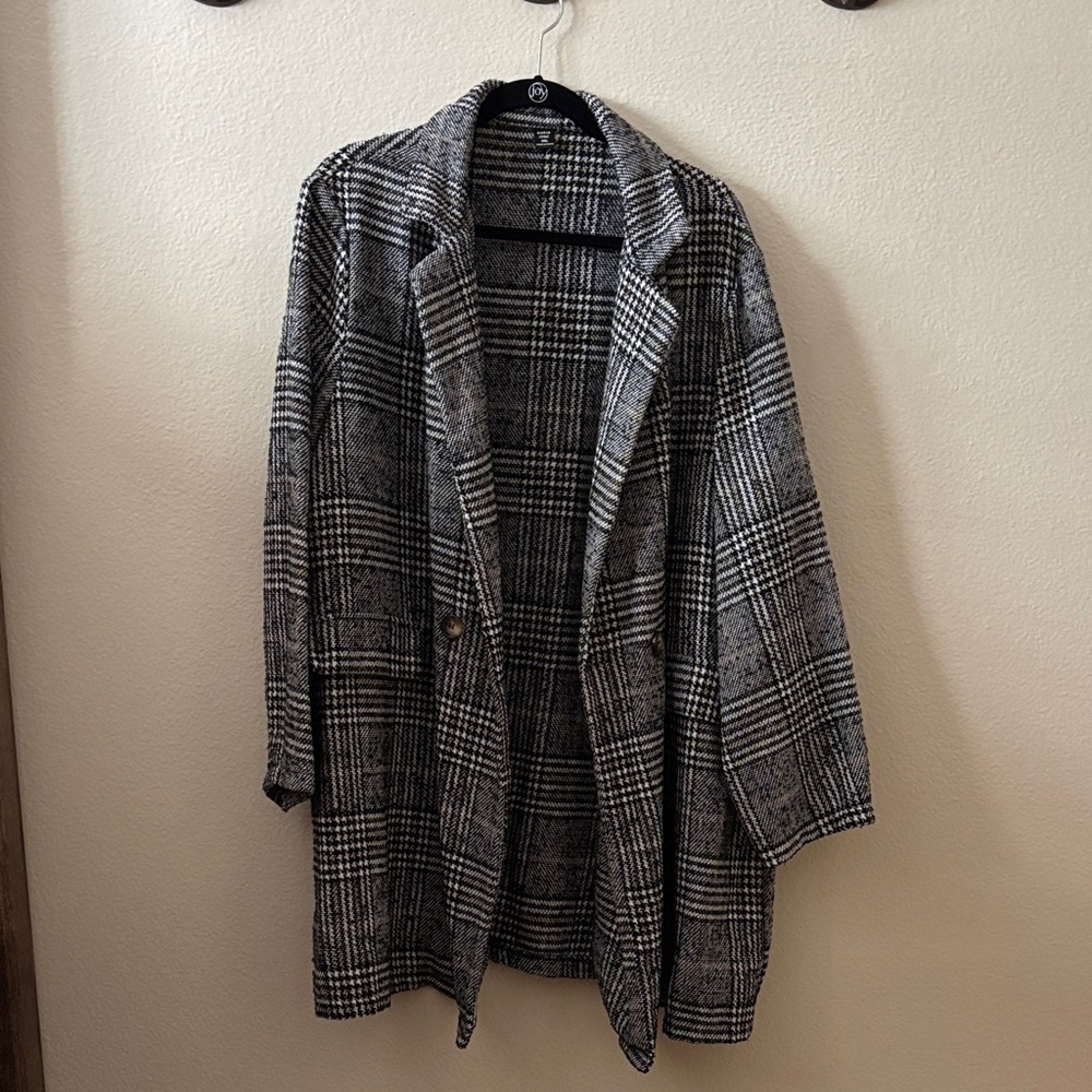 Monochrome Plaid Blazer